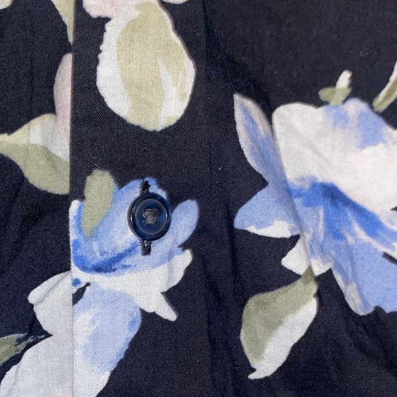 Abercrombie & Fitch Black and Blue Hawaiian Floral Shirt - Picture 4 of 4